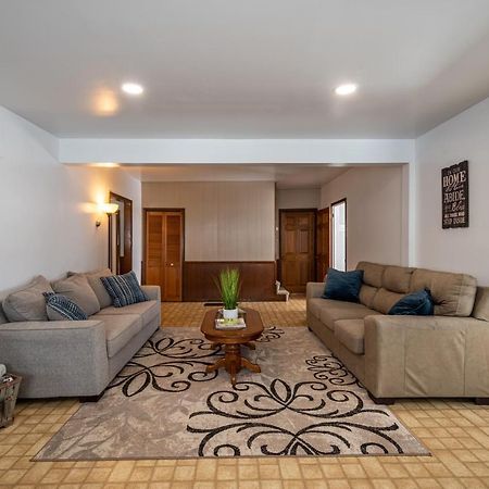ミラーズバーグ Weaver Ridge Manorヴィラ エクステリア 写真